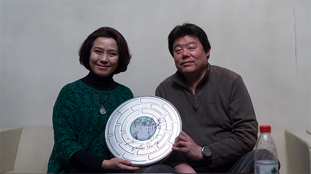《锁麟囊》导演黎涛和女主角迟小秋女士为我馆签名留念.jpg