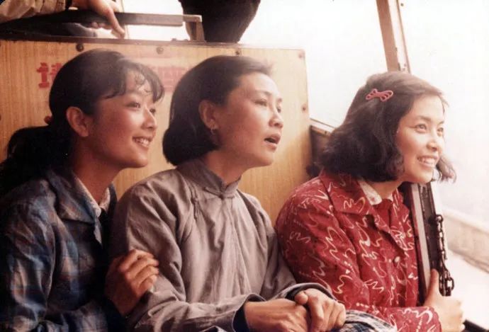 重读《女人的故事》：出走、反抗与自救