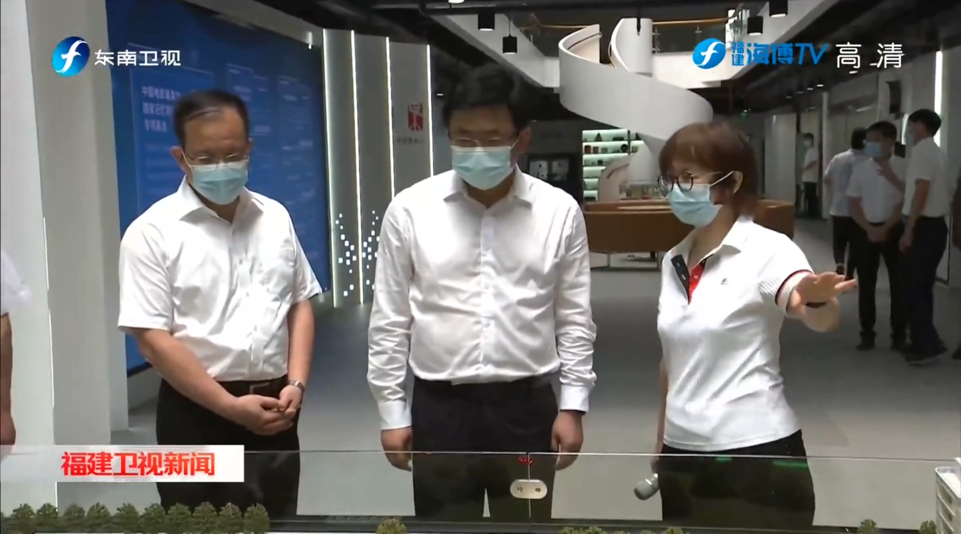 福建省省长赵龙在中国电影资料馆安溪 数字资源中心调研